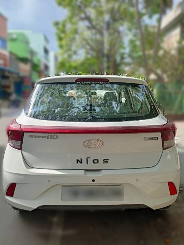 https://images10.gaadi.com/usedgaadi-sellcar/UsedCar/e555613ca/786993bf-25ef-4f9d-941e-6138c7c0281c.jpg?imwidth=6402