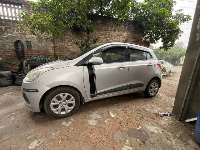 https://images10.gaadi.com/usedgaadi-sellcar/UsedCar/e55562d9a/0a3895ee-0308-4ece-8ad2-15a5d3aa9a43.jpg?imwidth=6400