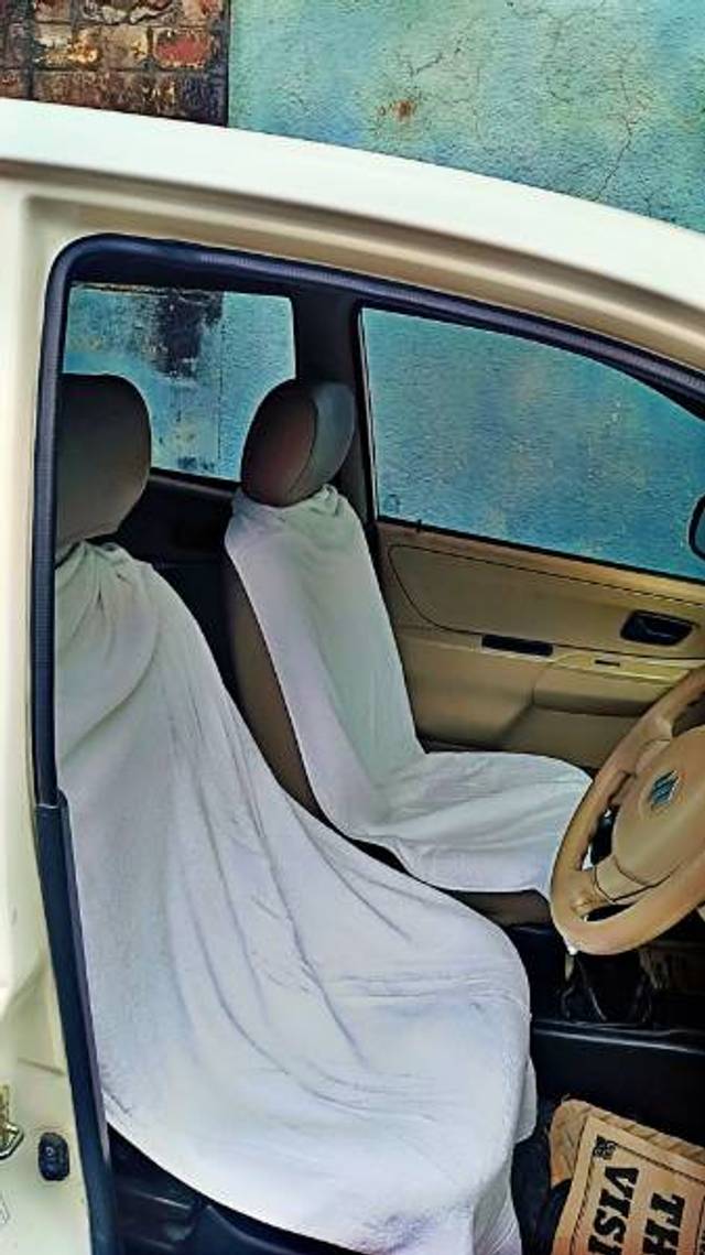 https://images10.gaadi.com/usedgaadi-sellcar/UsedCar/e55585ada/f816b96b-5535-465a-ab81-0dc77a6ccfbd.jpg?imwidth=6401