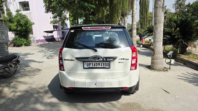 https://images10.gaadi.com/usedgaadi-sellcar/UsedCar/e555ad2ba/16c6d9bc-cbf1-4c69-a8a7-a4bda87438b4.jpg?imwidth=6401