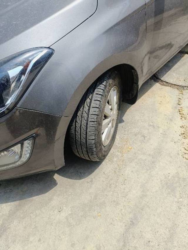 https://images10.gaadi.com/usedgaadi-sellcar/UsedCar/e556036fa/1e9646ee-5c42-4f0c-98a7-6af93faa88db.jpg?imwidth=6402
