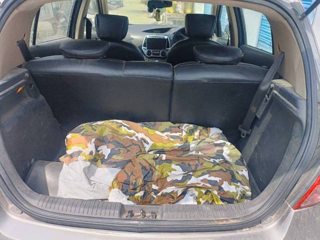 https://images10.gaadi.com/usedgaadi-sellcar/UsedCar/e556036fa/711bcfaf-0f25-466a-ac9c-f79295f161c8.jpg?imwidth=6401
