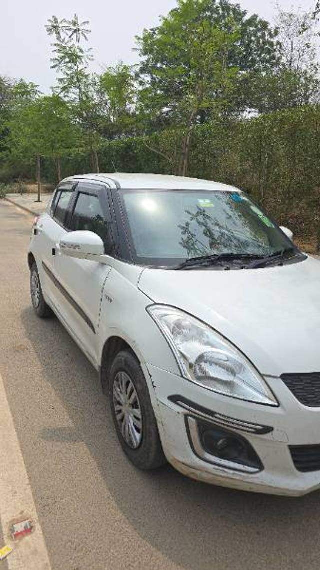 https://images10.gaadi.com/usedgaadi-sellcar/UsedCar/e556b708a/bcd5c3e1-7bcf-4be6-9dcd-df4baf628867.jpg?imwidth=6400
