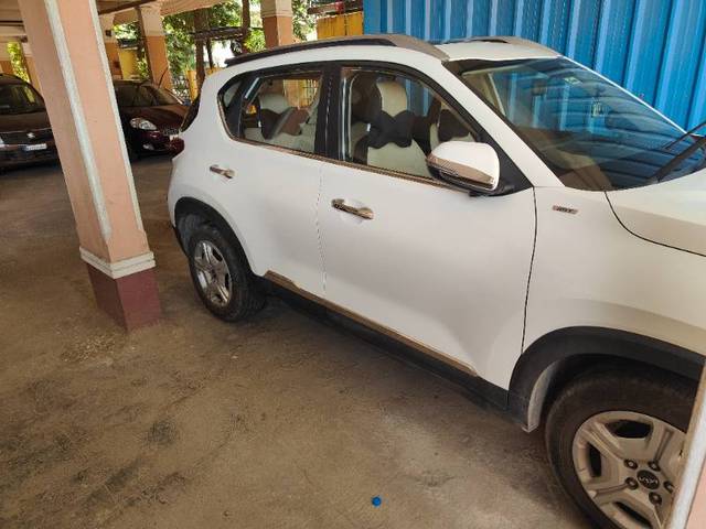 https://images10.gaadi.com/usedgaadi-sellcar/UsedCar/e5579865a/a2c3c7b9-206e-400d-b195-eec288e2aa1c.jpg?imwidth=6400