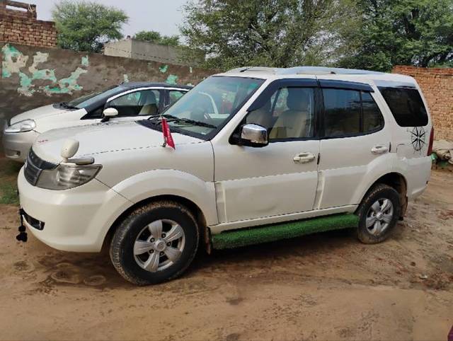 https://images10.gaadi.com/usedgaadi-sellcar/UsedCar/e557a2b1a/febd1f73-150a-4441-9cff-b2a9dfcd6e3d.jpg?imwidth=6401