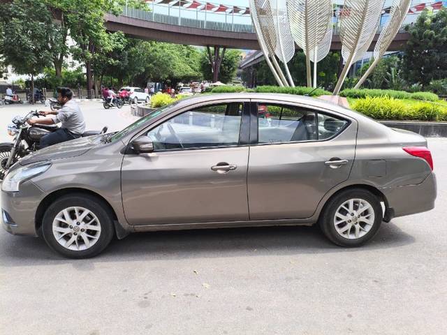https://images10.gaadi.com/usedgaadi-sellcar/UsedCar/e5581241a/5b08c3d1-e614-4c98-be85-5b00645b256b.jpeg?imwidth=6402