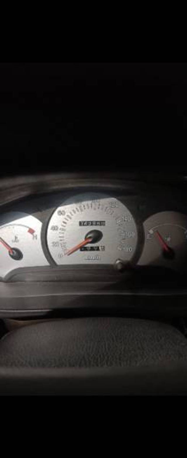 https://images10.gaadi.com/usedgaadi-sellcar/UsedCar/e5587067a/428c4e06-31f5-429f-bc52-2afb9eb8a511.jpg?imwidth=6402