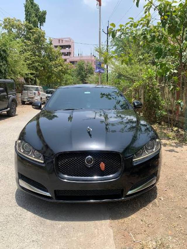 https://images10.gaadi.com/usedgaadi-sellcar/UsedCar/e5588529a/9857ea60-b5c7-4b9f-8f52-49e82d9237c4.jpg?imwidth=6400