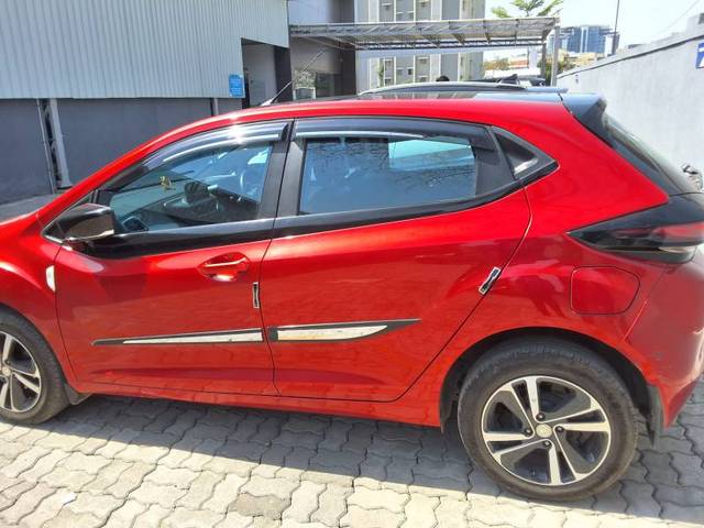 https://images10.gaadi.com/usedgaadi-sellcar/UsedCar/e55890f3a/eb51af9b-2a3e-4c76-a1f5-c3697885d625.jpg?imwidth=6401