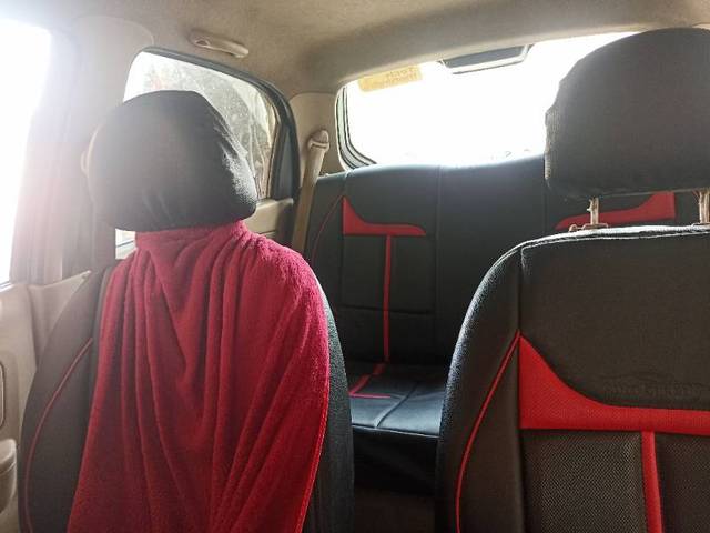 https://images10.gaadi.com/usedgaadi-sellcar/UsedCar/e558db05a/dd20dd18-9e46-4b82-b2a2-b551f50bda33.jpg?imwidth=6402