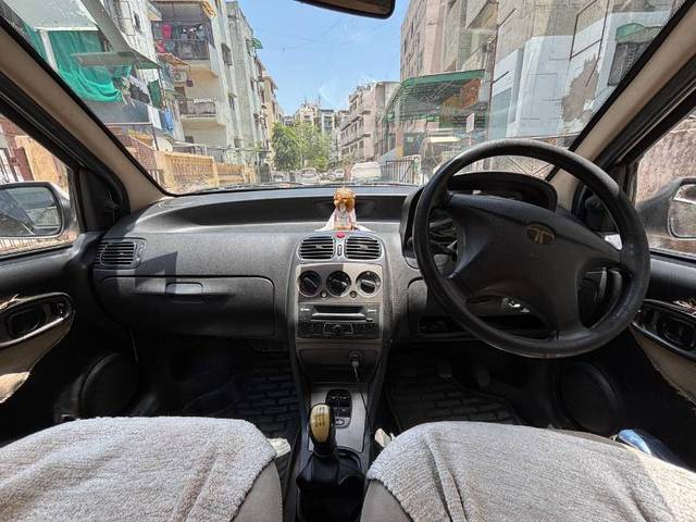 https://images10.gaadi.com/usedgaadi-sellcar/UsedCar/e5592921a/d8addf44-630b-45a2-83de-b8f26676a06e.jpg?imwidth=6402