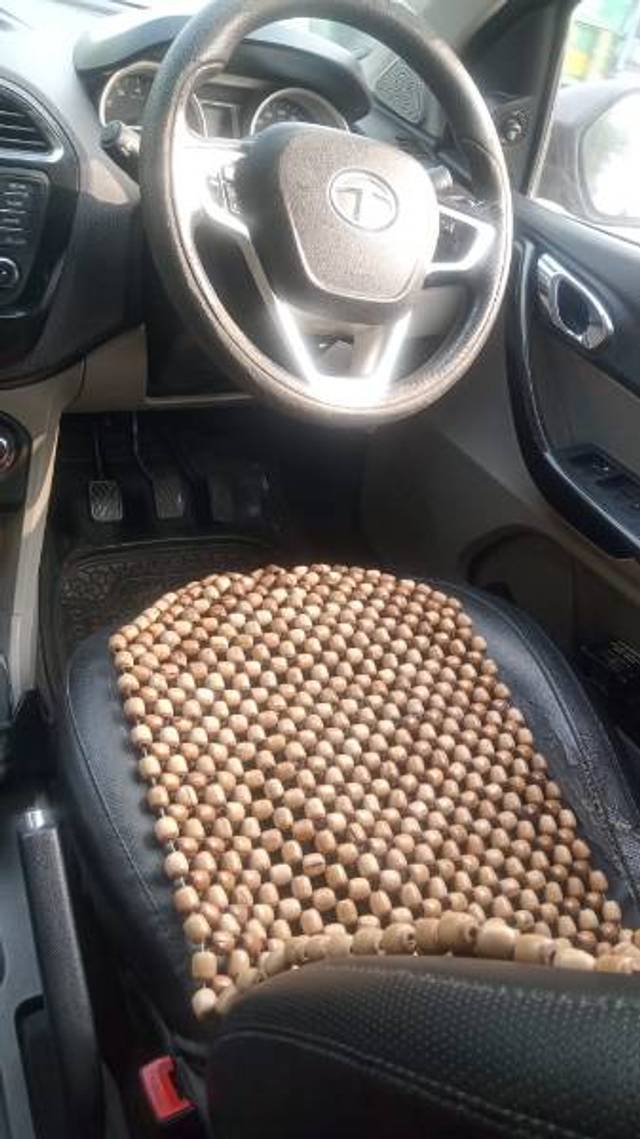 https://images10.gaadi.com/usedgaadi-sellcar/UsedCar/e5593168a/07071d42-646f-4a30-bff0-9c7fd66c8daf.jpg?imwidth=6401