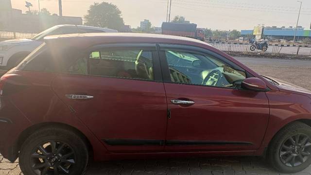 https://images10.gaadi.com/usedgaadi-sellcar/UsedCar/e5599a11a/d78aca79-5a24-4588-92a5-9973066a4124.jpg?imwidth=6401