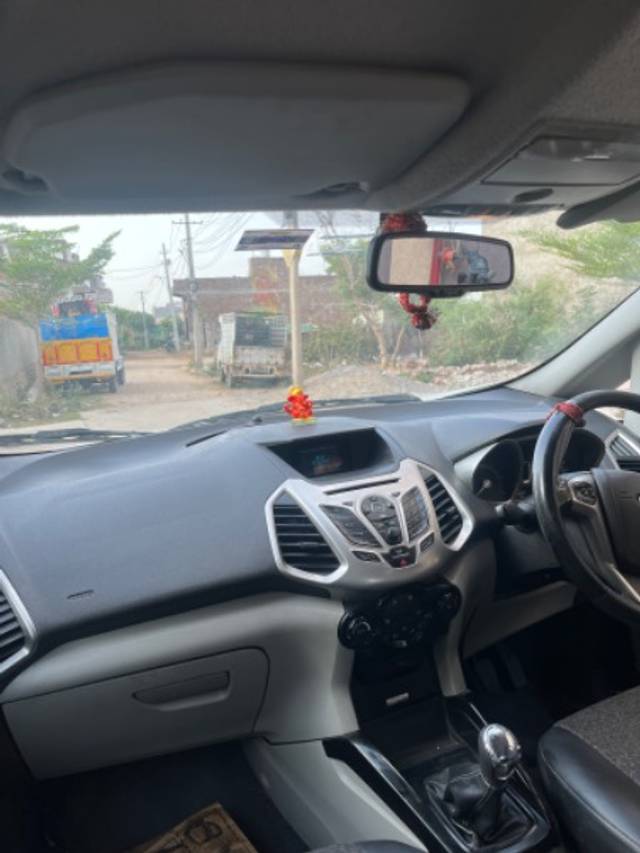 https://images10.gaadi.com/usedgaadi-sellcar/UsedCar/e559ad55a/189f55f0-2a8d-4d92-9fbc-40540b61c971.jpeg?imwidth=6401