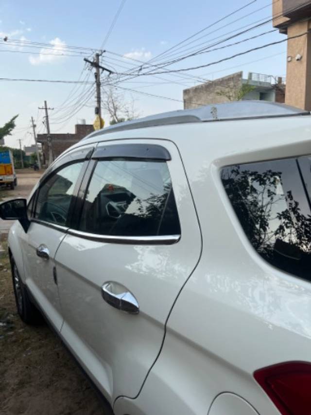 https://images10.gaadi.com/usedgaadi-sellcar/UsedCar/e559ad55a/97e0a138-39ae-4f7c-aa42-52764d5d5043.jpeg?imwidth=6402