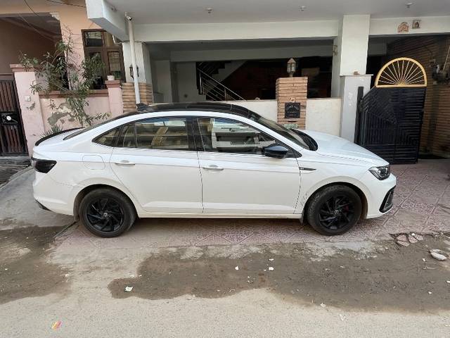 https://images10.gaadi.com/usedgaadi-sellcar/UsedCar/e55a4ffba/1ee345b7-88ab-4dd1-baf5-9b6b2a74c5c9.jpeg?imwidth=6401