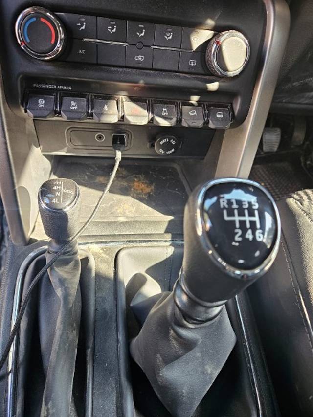 https://images10.gaadi.com/usedgaadi-sellcar/UsedCar/e55a719ba/d85df17f-57d8-4563-be30-02730a8c994f.jpeg?imwidth=6401