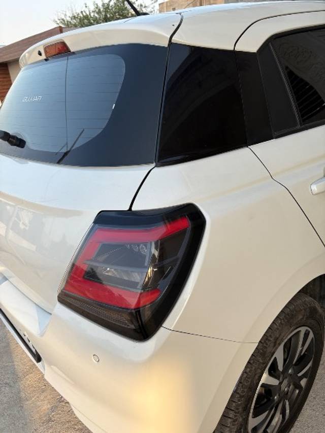 https://images10.gaadi.com/usedgaadi-sellcar/UsedCar/e55ad6bba/a7985553-c739-4142-a32a-129cc3e7aa41.jpeg?imwidth=6401