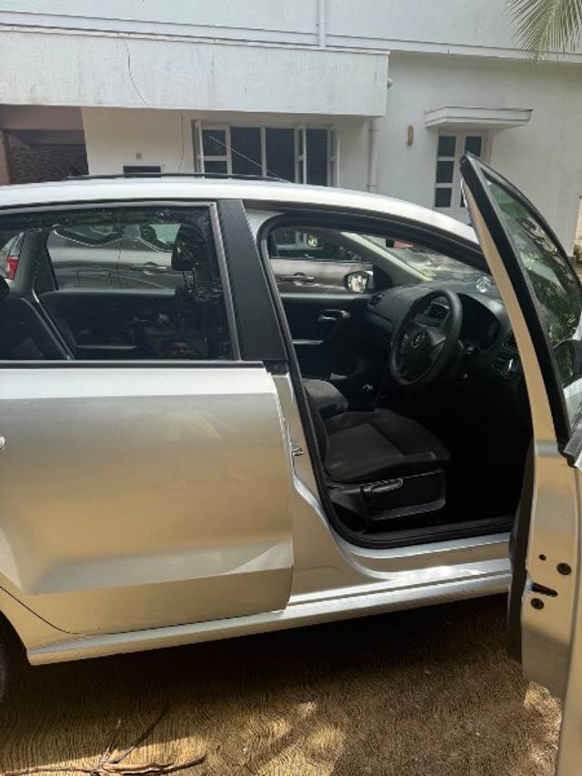 https://images10.gaadi.com/usedgaadi-sellcar/UsedCar/e55b1462a/40c298d6-cf16-44bf-ba32-cf55a02ad31f.jpeg?imwidth=6401