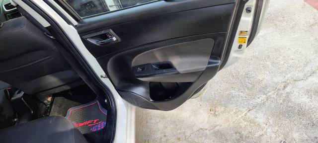 https://images10.gaadi.com/usedgaadi-sellcar/UsedCar/e55b2a1ba/e1cf1250-322f-4934-a24c-421020163d08.jpeg?imwidth=6402