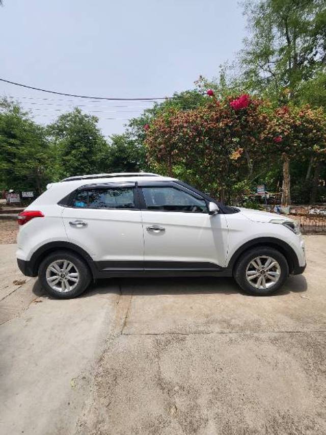 https://images10.gaadi.com/usedgaadi-sellcar/UsedCar/e55b38c6a/ca1f6e34-817d-427f-84b7-70dfdf6db0c3.jpg?imwidth=6400