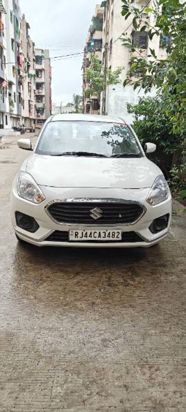 https://images10.gaadi.com/usedgaadi-sellcar/UsedCar/e55bb4efa/9de320d4-c0c0-4e73-aef6-6fa72d5cd065.jpg?imwidth=6400