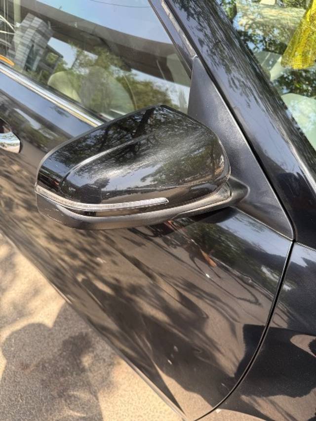 https://images10.gaadi.com/usedgaadi-sellcar/UsedCar/e55bba4fa/648315f5-4b5e-49cd-a92e-5f5d3c4fd687.jpeg?imwidth=6401