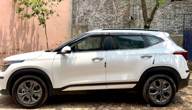 https://images10.gaadi.com/usedgaadi-sellcar/UsedCar/e55bdcc4a/3d47ca0b-5145-4cb1-b6b1-10b6a36b5186.jpeg?imwidth=6401