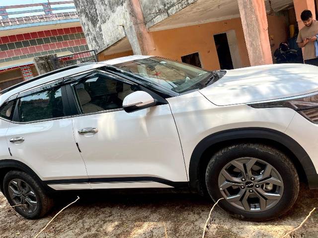 https://images10.gaadi.com/usedgaadi-sellcar/UsedCar/e55bdcc4a/69750fb8-e6aa-4804-8598-a11bc8443ba7.jpeg?imwidth=6402