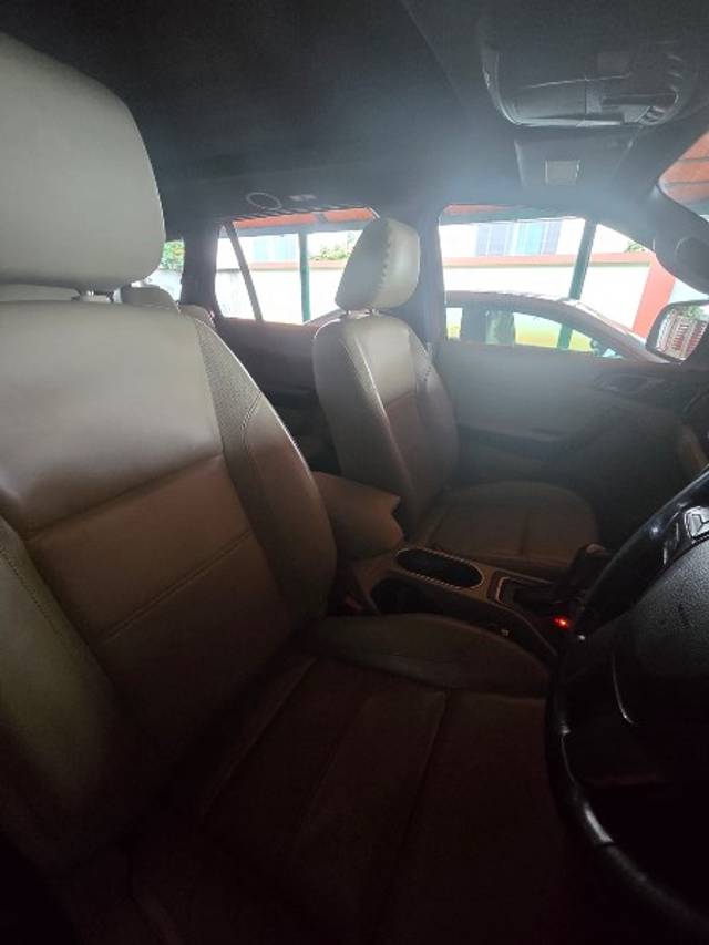 https://images10.gaadi.com/usedgaadi-sellcar/UsedCar/e55c0414a/cfa5246d-f519-47b4-8735-80579b00c20b.jpeg?imwidth=6400