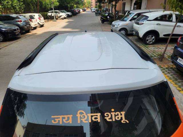 https://images10.gaadi.com/usedgaadi-sellcar/UsedCar/e55c272ea/f2de0966-8e7a-4dce-adfc-93f200ea9826.jpg?imwidth=6402