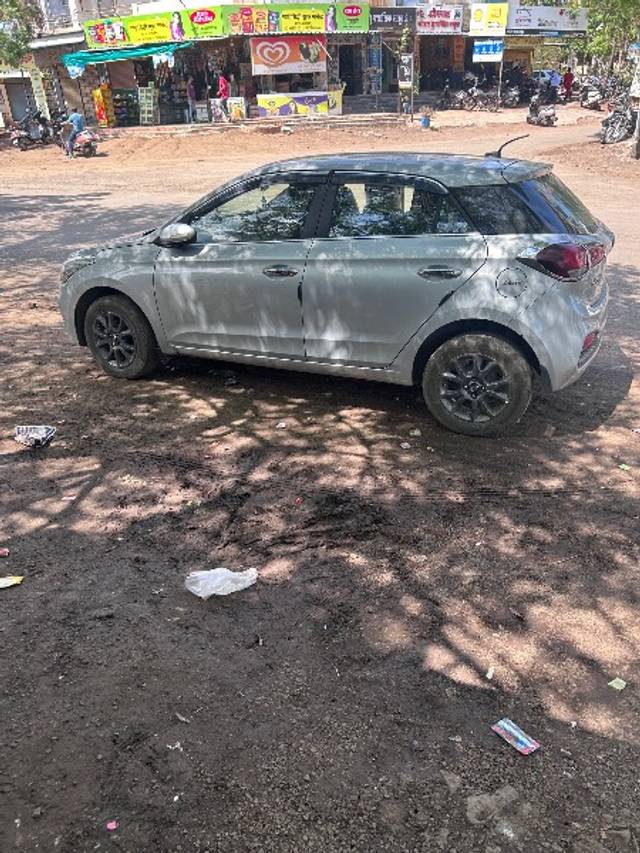 https://images10.gaadi.com/usedgaadi-sellcar/UsedCar/e55c2f50a/c5108f5b-a20e-47ac-a1fe-a28523295fb7.jpeg?imwidth=6401