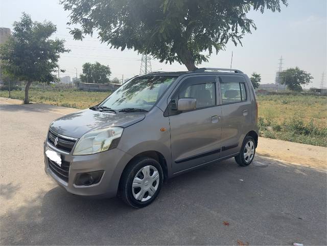 https://images10.gaadi.com/usedgaadi-sellcar/UsedCar/e55c38b4a/996c97f4-657e-4651-be8d-b7a505b20a00.jpeg?imwidth=6402