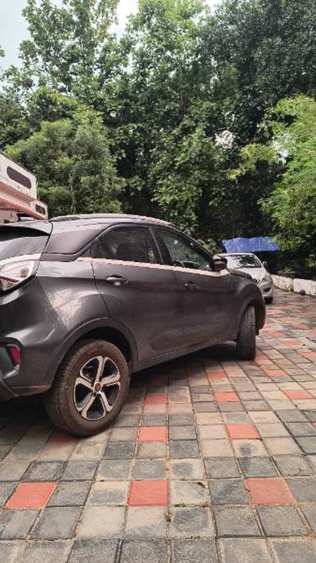 https://images10.gaadi.com/usedgaadi-sellcar/UsedCar/e55c806ea/11b76395-6e76-41c9-aa6d-92c73293a193.jpg?imwidth=6402