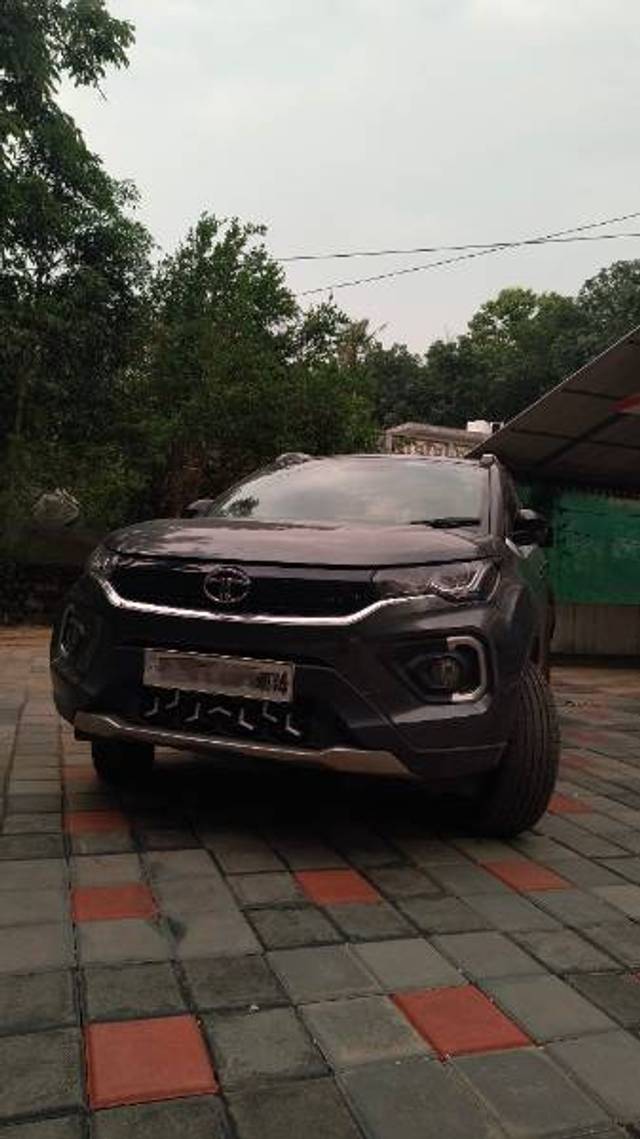 https://images10.gaadi.com/usedgaadi-sellcar/UsedCar/e55c806ea/8c66133f-8039-4336-be61-2c09f060f93c.jpg?imwidth=6400