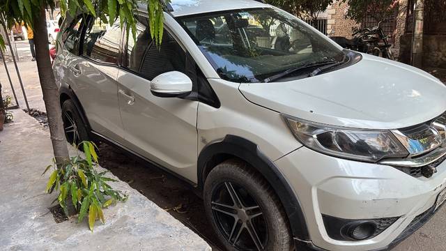 https://images10.gaadi.com/usedgaadi-sellcar/UsedCar/e55ce7a3a/0925b0dc-bd05-453d-b2d6-77ae9eb111c6.jpeg?imwidth=6401
