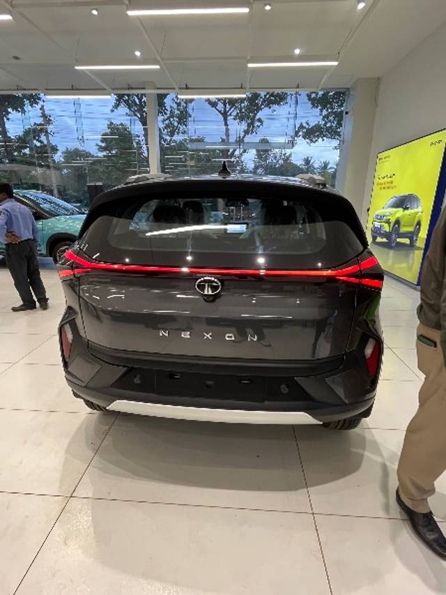 https://images10.gaadi.com/usedgaadi-sellcar/UsedCar/e55cef70a/1d0fe788-b1f7-4ca7-8743-e35887d0f5e0.jpeg?imwidth=6402
