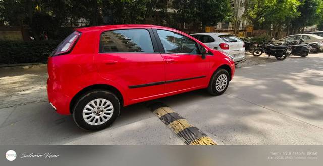 https://images10.gaadi.com/usedgaadi-sellcar/UsedCar/e55d4ec6a/29f75861-714c-45cc-855f-c70c5650dad8.jpg?imwidth=6401