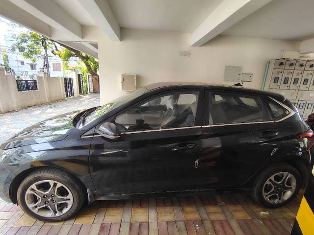 https://images10.gaadi.com/usedgaadi-sellcar/UsedCar/e55d7411a/bb8eadfe-d221-4070-a360-084ef49f4438.jpg?imwidth=6402