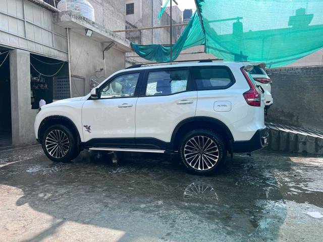https://images10.gaadi.com/usedgaadi-sellcar/UsedCar/e55deb64a/8e9633d7-d8a6-43d6-9b63-edf8bbb6ac98.jpg?imwidth=6402