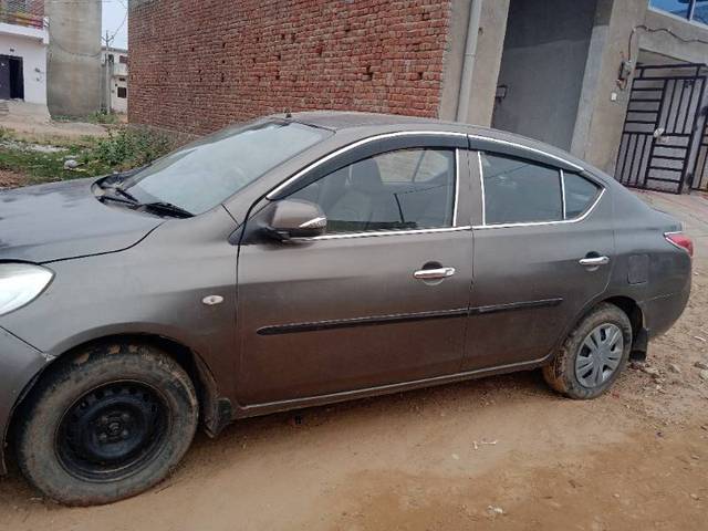 https://images10.gaadi.com/usedgaadi-sellcar/UsedCar/e55e53e7a/ab0bd386-92eb-4aad-867e-342bd8a1180d.jpg?imwidth=6401