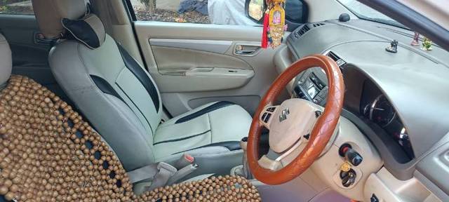https://images10.gaadi.com/usedgaadi-sellcar/UsedCar/e55e679aa/99988a9d-3a97-4583-9fa2-beeecae28ccc.jpg?imwidth=6402