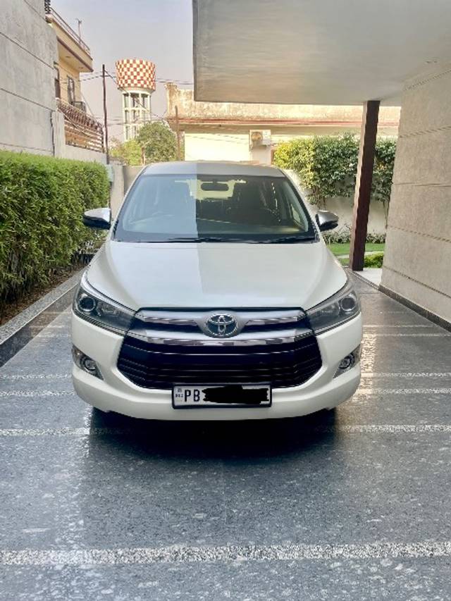 https://images10.gaadi.com/usedgaadi-sellcar/UsedCar/e55eafdea/868b7c6c-0d03-4708-92fa-83820bb37b86.jpeg?imwidth=6400