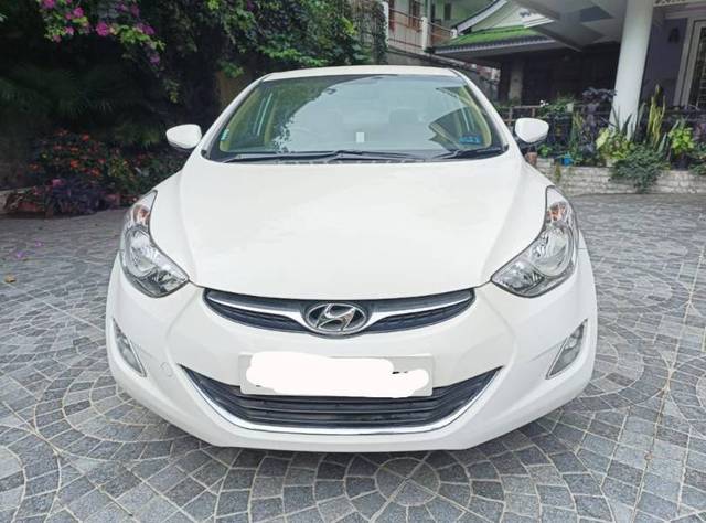https://images10.gaadi.com/usedgaadi-sellcar/UsedCar/e55fa336a/196e9458-a858-4b8e-b493-762e65ca0413.jpg?imwidth=6402