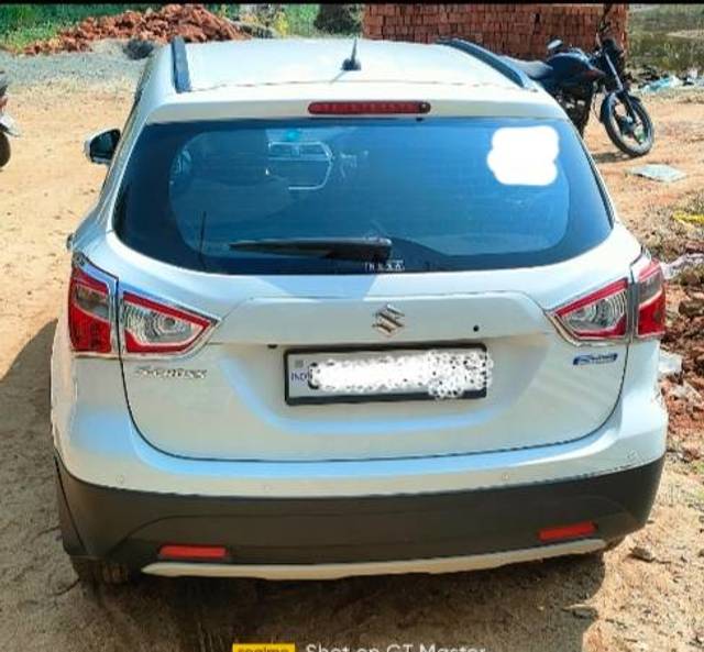 https://images10.gaadi.com/usedgaadi-sellcar/UsedCar/e55fe337a/bd390678-e33e-494c-bf0e-416e9ea01001.jpg?imwidth=6401