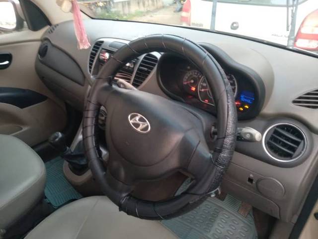 https://images10.gaadi.com/usedgaadi-sellcar/UsedCar/e5601e7fa/a88fdf6f-ca52-44c6-9cbe-8c5fb282d0f0.jpg?imwidth=6401