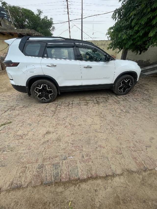 https://images10.gaadi.com/usedgaadi-sellcar/UsedCar/e560323ca/5293485f-effa-452d-8a70-aff618451675.jpeg?imwidth=6402