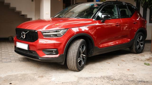 https://images10.gaadi.com/usedgaadi-sellcar/UsedCar/e56054dea/f0e2c8a7-3ce4-40a1-bfba-eaa90eb4f488.jpg?imwidth=6400
