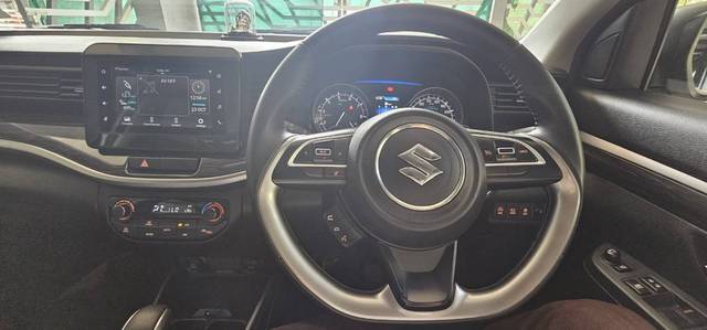 https://images10.gaadi.com/usedgaadi-sellcar/UsedCar/e56086aaa/3b819024-73dd-4915-bc45-11bf41ccee41.jpg?imwidth=6402
