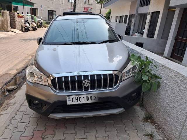 https://images10.gaadi.com/usedgaadi-sellcar/UsedCar/e560a607a/2080df85-cbbf-4f40-a200-cdd7398bffb1.jpg?imwidth=6400
